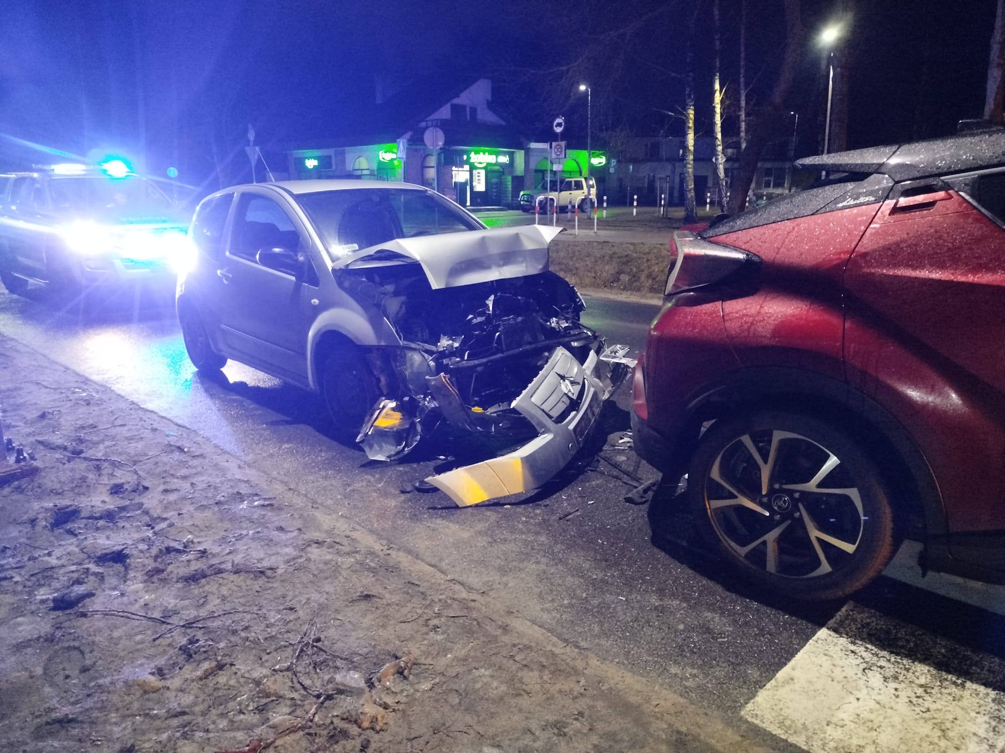 Niezachowana odległość przyczyną kolizji drogowej