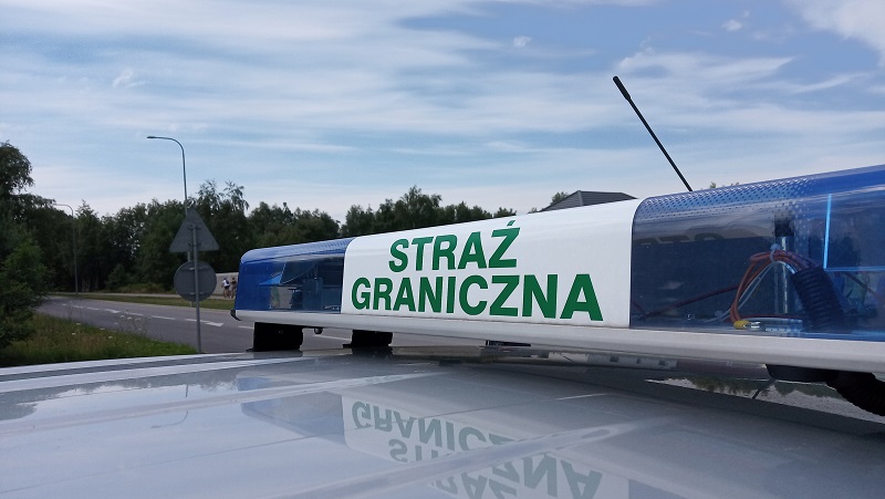Nie zatrzymał się do kontroli drogowej, bo miał sądowy zakaz